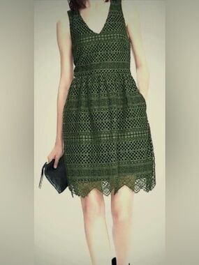 BANANA REPUBLIC Fit & Flare Dark Green Crochet V-Neck Dress